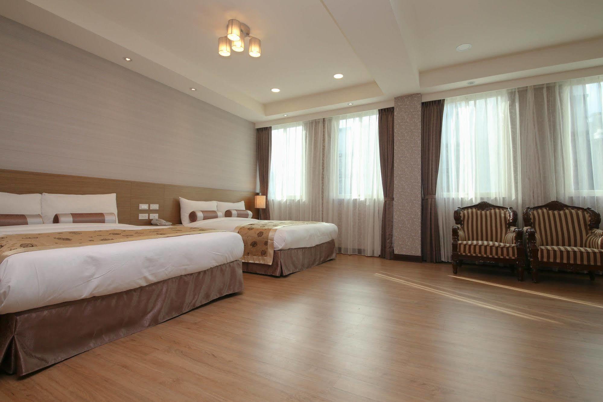 Finders Hotel Hualien Wen Hua Экстерьер фото